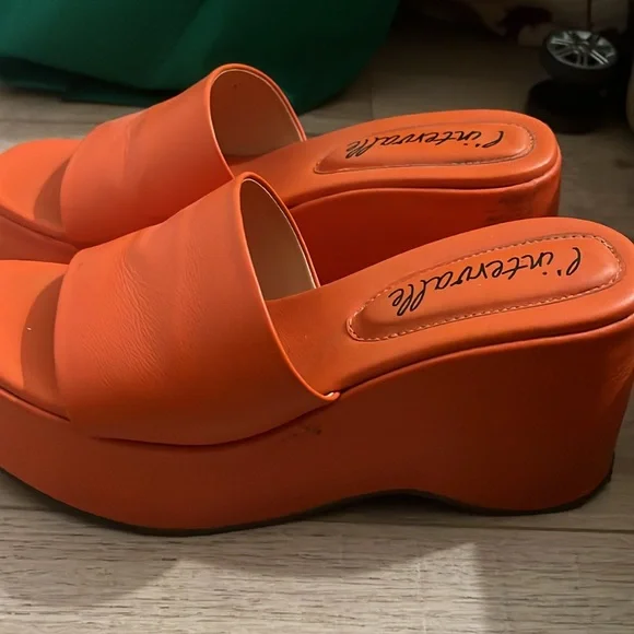 Platform sandals - Picture 2 of 4